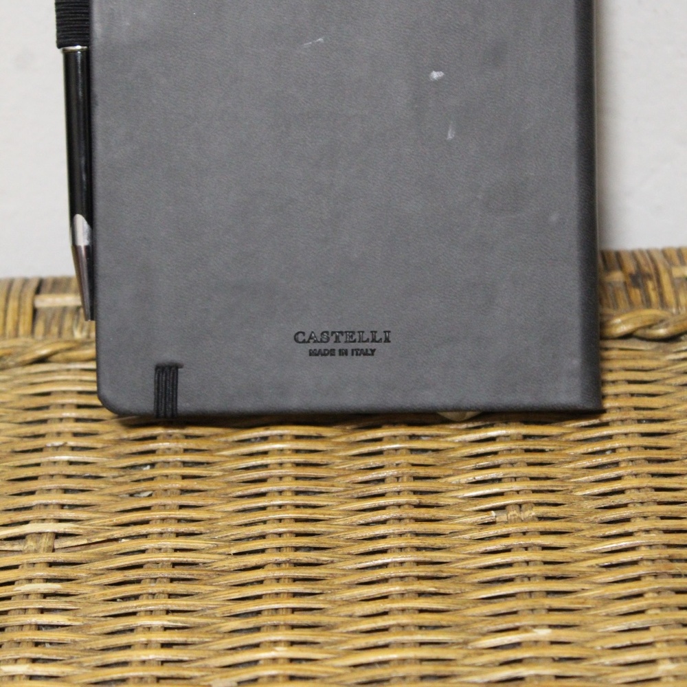 Castelli Notebook & Pen. Medium Ruled Paper. Open Box. - Picture 4 of 5